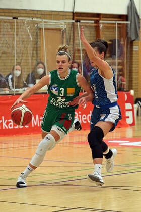 24.01.2021, xovx, Basketball Damen 1. Bundesliga, BC Pharmaserv Marburg - SNP Bascats Heidelberg v.l. Alexandra Wilke (BC Pharmaserv Marburg), Michala Palenickova (SNP BasCats USC Heidelberg) Marburg Sporthalle Georg-Gaßmann-Stadion Hessen Deutschland (DE)