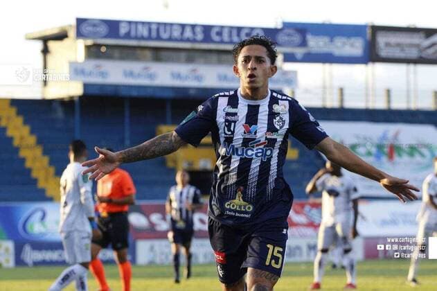 January 25, 2021: El brumoso Byron Bonilla marco el primer gol del juego entre Cartagino s y Limon, en la fecha cuatro del Clausura 2021. El partido solo se transmite por el Facebook de los blanquiazules. FotografoÂ­a: Cartagino s. Latino News - January 25, 2021 Copyright: xLaxNacionx