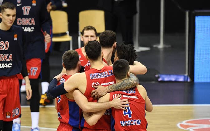 Basketball, Herren, Saison 2020 2021, EuroLeague (22. Spieltag), Alba Berlin - ZSKA Moskau, Moskau jubelt nach Spielende, 27.01. 2021, Copyright: xSebastianxRäppoldx xMatthiasxKox