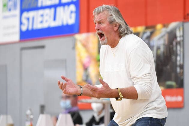 Basketball Damen 1. Bundesliga 11. Spieltag Herner TC - BC Pharmaserv Marburg am 27.01.2021 in der H2K Arena in Herne Christoph Wysocki ( Trainer Cheftrainer Marburg )