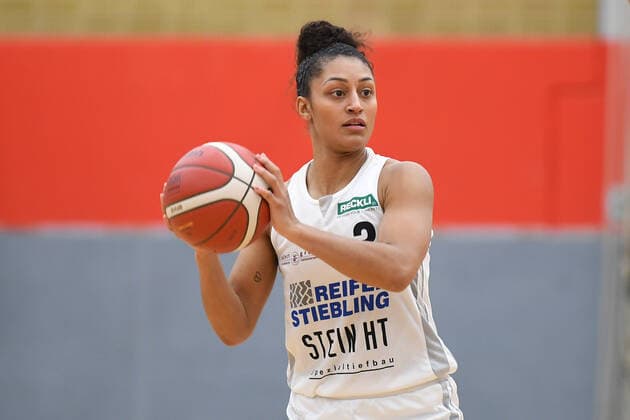 Basketball Damen 1. Bundesliga 11. Spieltag Herner TC - BC Pharmaserv Marburg am 27.01.2021 in der H2K Arena in Herne Loryn Goodwin ( Herne )