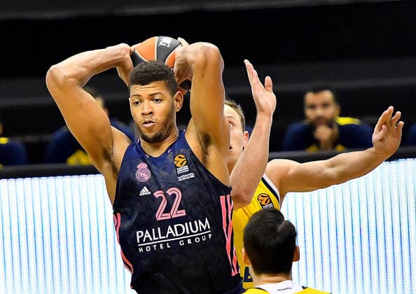 29.01.2021, xlakx, Basketball EuroLeague, Alba Berlin - Real Madrid emspor, v.l. Walter Samuel Tavares da Veiga (Real Madrid, No.22),Luke Sikma (Alba Berlin, No.43) Berlin