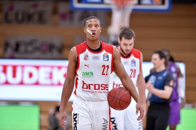 Devon Hall (Brose Bamberg) , Chase Fieler (hinten)enttaeuscht, frustriert, Emotion , Basketball, Bundesliga, BBL, BG Goettingen - Brose Bamberg, 29.01.2021, BG Goettingen - Brose Bamberg, Basketball, Bundesliga, GER, BBL, 29.01.2021 Goettingen Copyright: xEibner-Pressefotox-xRolandxSippelx
