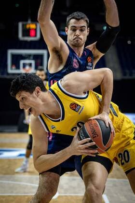 Basketball Berlin 29.01.2021 Saison 2020 2021 Euroleague Regualar Season Alba Berlin vs Real Madrid Simone Fontecchio (Alba Berlin, No.20) Alberto Abalde (Real Madrid, No.06)