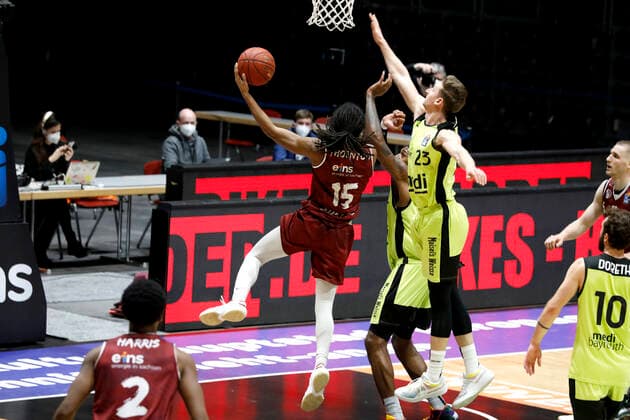 30.01.2021, easyCredit Basketball Bundesliga, BBL, Saison 2020 2021, Herren, Chemnitz Niners - Medi Bayreuth Marcus Thornton, Niners Chemnitz, David Walker, Medi Bayreuth Chemnitz Messe Chemnitz Sachsen Germany