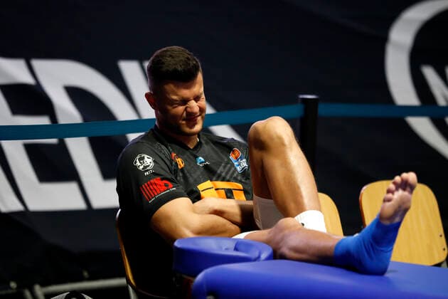 30.01.2021, easyCredit Basketball Bundesliga, BBL, Saison 2020 2021, Herren, Chemnitz Niners - Medi Bayreuth Filip Stanic, Niners Chemnitz, hat Schmerzen Chemnitz Messe Chemnitz Sachsen Germany