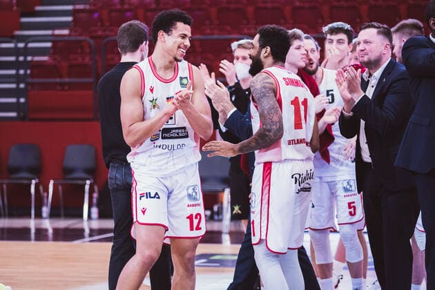 ProA: 18. Spieltag - Artland Dragons vs. VfL Kirchheim Knights, 30.01.2021 Leon Iduma Okpara (Artland Dragons, 12), Gerel David Simmons (Artland Dragons, 11); ProA: 18. Spieltag - Artland Dragons vs. VfL Kirchheim Knights am 30.01.2021 in Quakenbrueck (Artland Arena), Germany, Copyright: xBEAUTIFULxSPORTS Neddermannx