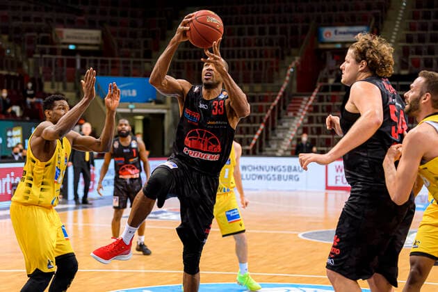 Ludwigsburg, Deutschland 30. Januar 2021: BBL- 20 21 - MHP Riesen Ludwigsburg vs. JobStairs Giessen 46ers Brandon Thomas (Giessen) Ludwigsburg MHP Arena Baden-Württemberg Deutschland