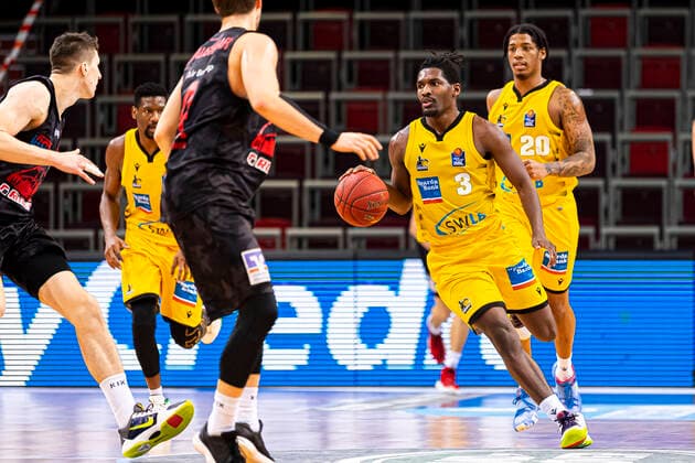 Ludwigsburg, Deutschland 30. Januar 2021: BBL- 20 21 - MHP Riesen Ludwigsburg vs. JobStairs Giessen 46ers Jaleen Smith (Ludwigsburg) Ludwigsburg MHP Arena Baden-Württemberg Deutschland
