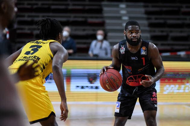 Jonathan Stark (Gießen 46ers) am Ball, GER, MHP Riesen Ludwigsburg vs. JobStairs Gießen 46ers, 30.01.2021, 15. Spieltag easycredit Basketball Bundesliga, Spielzeit 2020 2021. GER, MHP Riesen Ludwigsburg vs. JobStairs Gießen 46ers, 30.01.2021, 15. Spieltag easycredit Basketball Bundesliga, Spielzeit 2020 2021 Ludwigsburg Copyright: xEibnerxPressefoto MichaelxMemmlerx EP_MMR