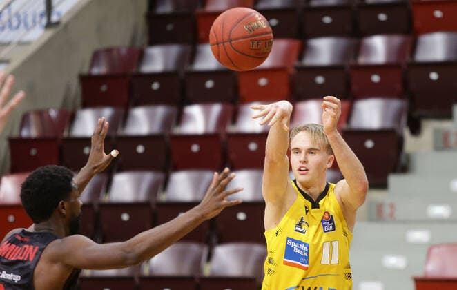 Ludwigsburg , Basketball easyCredit BBL Bundesliga , MHP RIESEN Ludwigsburg vs. JobStairs GIESSEN 46ers , Lukas Herzog ( Riesen )