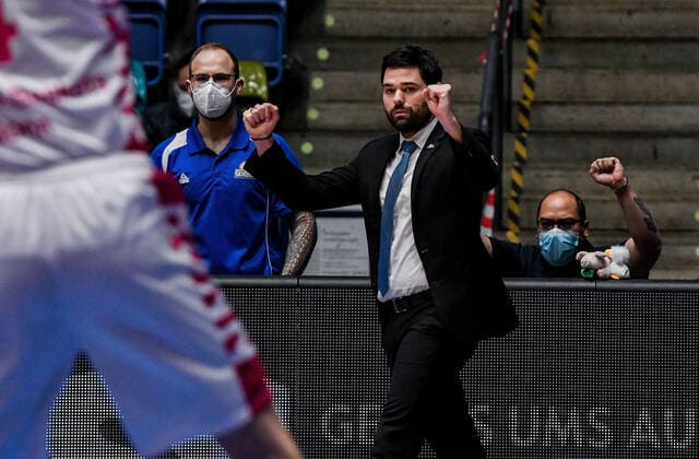 31.01.2021, xpsx, Basketball easyCredit BBL, Fraport Skyliners - Telekom Baskets Bonn v.l. jubel Trainer Head Coach Sebastian Gleim (Fraport Sykliners) emspor Frankfurt am Main