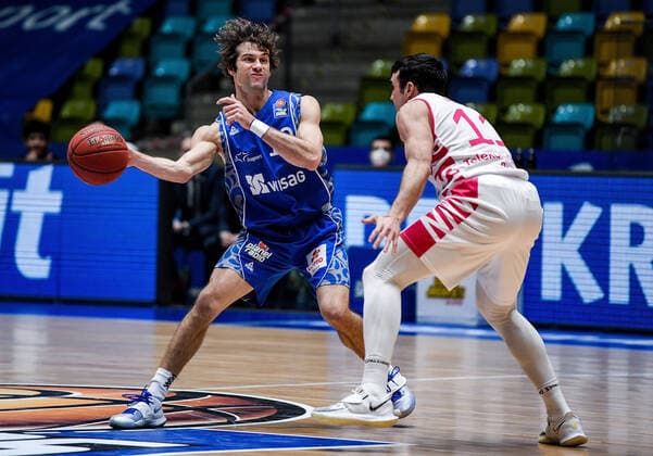 31.01.2021, xpsx, Basketball easyCredit BBL, Fraport Skyliners - Telekom Baskets Bonn v.l. Joe Rahon (Fraport Sykliners), Anthony DiLeo (Telekom Baskets Bonn) emspor Frankfurt am Main