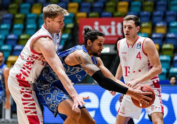 31.01.2021, xpsx, Basketball easyCredit BBL, Fraport Skyliners - Telekom Baskets Bonn v.l. Benjamin Lischka (Telekom Baskets Bonn), Michael Kessens (Fraport Sykliners) emspor Frankfurt am Main