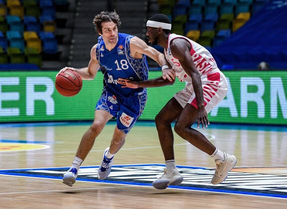 31.01.2021, xpsx, Basketball easyCredit BBL, Fraport Skyliners - Telekom Baskets Bonn v.l. Joe Rahon (Fraport Sykliners), Josh Hagins (Telekom Baskets Bonn) emspor Frankfurt am Main