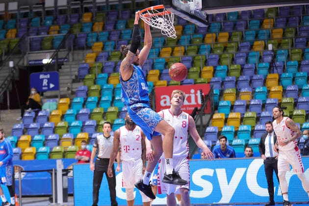 Fraport Skyliners - Telekom Baskets Bonn, easyCredit BBL Dunking von Michael Kessens (Fraport Skyliners, 2). Basketball-Spiel der easyCredit BBL zwischen den Fraport Skyliners und Telekom Baskets Bonn am 31. Januar 2021 in der Fraport-Arena in Frankfurt am Main., Frankfurt am Main Hessen Deutschland Fraport-Arena