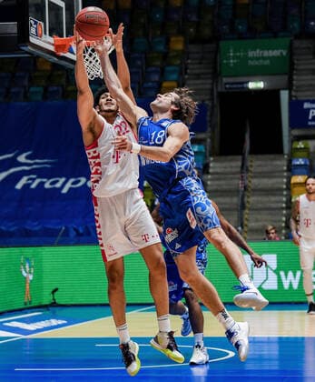 31.01.2021, xpsx, Basketball easyCredit BBL, Fraport Skyliners - Telekom Baskets Bonn v.l. Gabriel De Oliveira (Telekom Baskets Bonn), Joe Rahon (Fraport Sykliners) emspor Frankfurt am Main