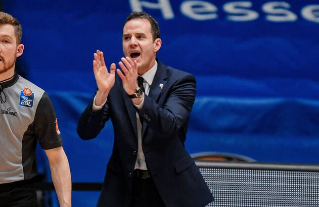 31.01.2021, xpsx, Basketball easyCredit BBL, Fraport Skyliners - Telekom Baskets Bonn v.l. Trainer Headcoach William Voigt (Telekom Baskets Bonn) emspor Frankfurt am Main