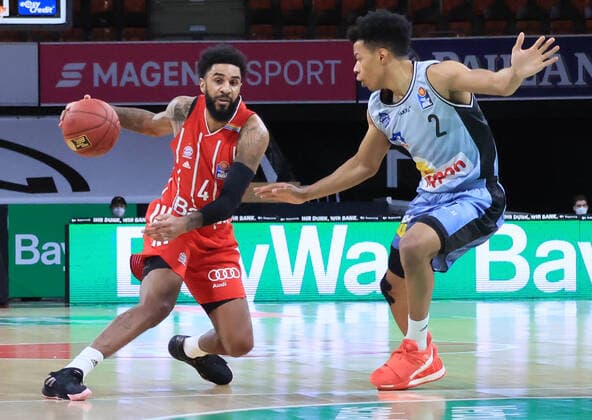 31.01.2021, BBL, FC Bayern Basketball vs Crailsheim Merlins, Audi Dome Muenchen im Bild: DJ Seeley (FCB Basketball) vs Trae Bell-Haynes (Merlins Crailsheim)
