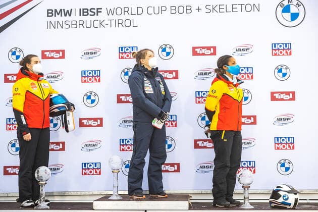 AUT, BMW IBSF Weltcup Bob, Igls 31.01.2021, Olympia Eiskanal, Innsbruck, AUT, BMW IBSF Weltcup Bob, Igls, Damen Zweierbob, Siegerehrung, im Bild v.l. Kim Kalicki (GER, 2. Platz), Katrin Beierl (AUT, 1. Platz Weltcup), Mariama Jamanka (GER, 2. Platz) left to right: second placed Kim Kalicki of Germany world Cup winner Katrin Beierl of Austria third placed Mariama Jamanka of Germany during the winner ceremony for the women doubles Bobsleigh competition of BMW IBSF World Cup at the Olympia Eiskanal in Innsbruck, Austria on 2021 01 31. Innsbruck Tirol Österreich