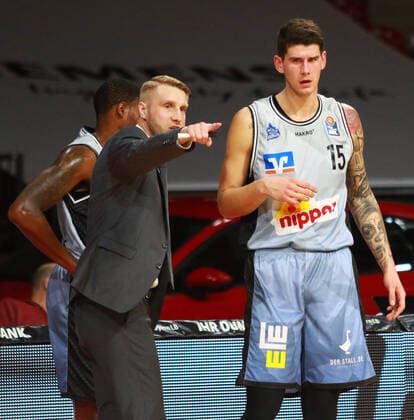 15 Bogdan Radosavljevic, Trainer Tuomas Iisaloo (Crailsheim) Basketball, 1. Bundesliga, BBL, FC Bayern München, HAKRO Merlins Crailsheim im Audi Dome, 31.01.2021 FOTO: Mladen Lackovic LakoPress