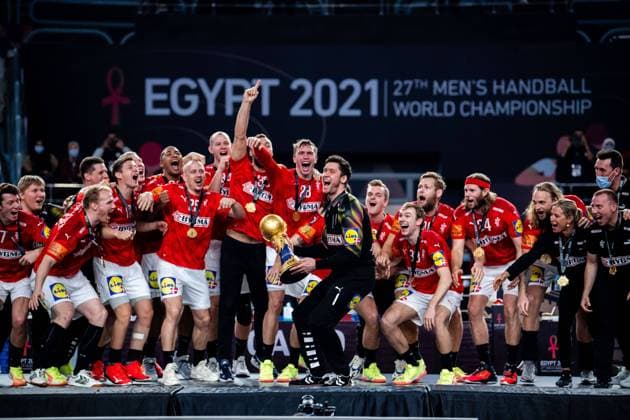 Bilder des Jahres 2021, Sport 01 Januar Bilder des Jahres 2021, Sport 01 Januar Sport Themen der Woche KW04 Sport Bilder des Tages 210131 Players of Denmark celebrates after winning the 2021 IHF World Handball Championship final between Denmark and Sweden on January 31, 2021 in Cairo. Photo: Mathias Bergeld BILDBYRAN COP 200 MB0121 bbeng handball handboll handball vm handball-vm handbolls-vm ihf handball World Championship, WM, Weltmeisterschaft world handball championship 2021 world championship 2021 final gold medal match sverige sweden denmark danmark Jubel VM-Guld Världsmästare world champions Copyright: MATHIASxBERGELD BB210131MB237
