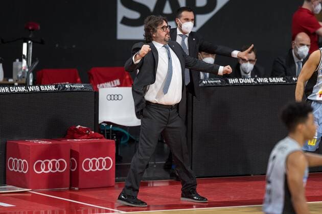 Basketball, BBL, 20210131, FC Bayern München - Merlins Crailsheim Im Bild Head Coach des FC Bayern München Andrea TRINCHIERI tobt wütet flucht unzufrieden. München Audi Dome Bayern Deutschland Copyright: Passion2Press MarkusxFischerx