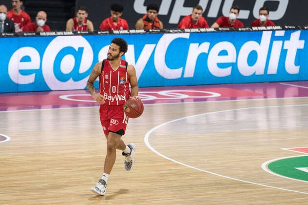 Basketball, BBL, 20210131, FC Bayern München - Merlins Crailsheim Im Bild Nick WEILER-BABB (FC Bayern München, 0) Dribbling Ball Sponsor easy e@sy Credit. München Audi Dome Bayern Deutschland Copyright: Passion2Press MarkusxFischerx