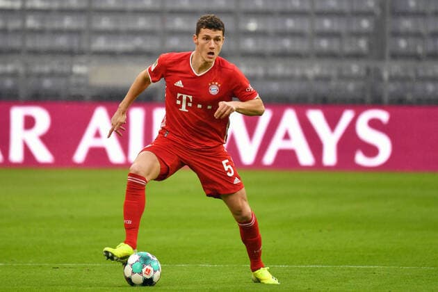 Benjamin PAVARD (Bayern Muenchen), Aktion,Einzelaktion,Einzelbild, Freisteller,Ganzkoerperaufnahme,ganze Figur. Fussball 1. Bundesliga Saison 2020 2021,19.Spieltag,Spieltag19, FC Bayern Muenchen-TSG 1899 Hoffenheim 4-1 am 30.01.2021 ALLIANZ ARENA.