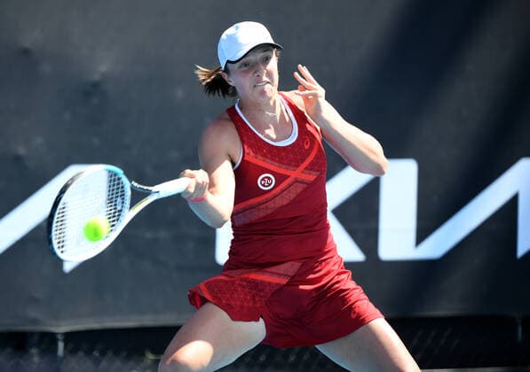 TENNIS GIPPSLAND TROPHY, Iga Swiatek of Poland during the Round 3 Gippsland Trophy - WTA, Tennis Damen 500 match against Ekaterina Alexandrova of Russia at Melbourne Park in Melbourne, Wednesday, February 3, 2021. ( NO ARCHIVING, EDITORIAL USE ONLY, NO USE IN BOOKS WITHOUT CONSENT MELBOURNE VIC AUSTRALIA  Copyright: xDAVExHUNTx 20210203001517960027