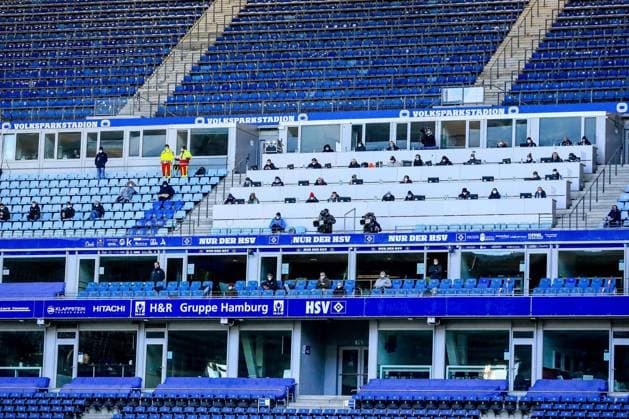 der Presse Medien Bereich Kameras TV Deutschland , Hamburg , Volksparkstadion , 2. Fussball Bundesliga , Hamburger SV - SC Paderborn