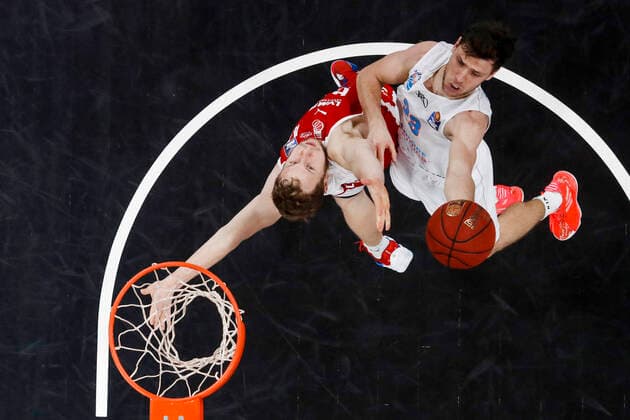 rechts Michal Michalak (Mitteldeutscher BC, 23) links Christian Sengfelder (Brose Bamberg, 43) Brose Bamberg - Mitteldeutscher BC MBC - easyCredit-BBL - Basketball Bundesliga - Basketball Saison 2020 21 - 14. Spieltag, 03.02.2021 Bamberg, Brose Arena ASV-Autoren-Nummer: 4026335 Copyright: DanielxLöb