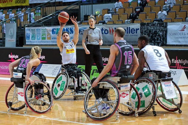 03.02.2021, xovx, Rollstuhlbasketball, 1. Bundesliga, RSV Lahn-Dill - Rhine River Rhinos Wiesbaden v.l. Svenja Mayer (Rhine River Rhinos Wiesbaden), Steve Serio (RSV Lahn-Dill), Andre Hopp (Rhine River Rhinos Wiesbaden), Brian Bell (RSV Lahn-Dill) Wetzlar Rittal-Arena Hessen Deutschland (DE)