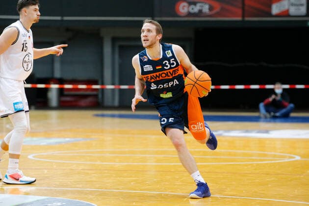 Leverkusen, Deutschland 03. Februar 2021: 2. BBL Pro A - 2020 2021 - Bayer Giants Leverkusen vs. Rostock Seawolves Brad Loesing (Rostock Seawolves) Ostermann-Arena Nordrhein Westfalen