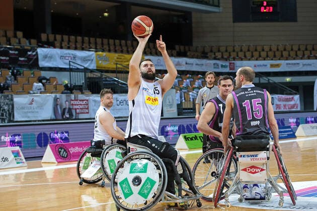 03.02.2021, xovx, Rollstuhlbasketball, 1. Bundesliga, RSV Lahn-Dill - Rhine River Rhinos Wiesbaden v.l. Simon Brown (RSV Lahn-Dill), Michael Auprince (RSV Lahn-Dill), Chayse Wolf (Rhine River Rhinos Wiesbaden), Andre Hopp (Rhine River Rhinos Wiesbaden) Wetzlar Rittal-Arena Hessen Deutschland (DE)