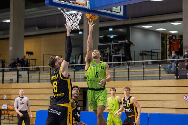 Enosch Wolf (Tigers Tübingen, 8) Joshua Sharkey (Tigers Tübingen, 3) Kameron Hankerson (Ehingen Urspring, 6) Jack Pagenkopf (Ehingen Urspring, 10) Timo Lanmüller (Tigers Tübingen, 77) ¨¨¨Tigers Tübingen vs. Ehingen Urspring, 2. Basketball, Bundesliga, Pro A, Barmer 2 Basketball, Spieltag 19, Spielzeit 2020 2021, 03.02.2021, ¨¨ Tigers Tübingen - Ehingen Urspring , Basketball, 2. Bundesliga, Barmer 2 Basketball, Spieltag 19, Spielzeit 2020 2021, 03.02.2021 Rottenburg am Neckar Copyright: xNinaxSander xEibnerxPressefotoxIx EP_NSR