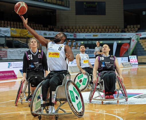 03.02.2021, xovx, Rollstuhlbasketball, 1. Bundesliga, RSV Lahn-Dill - Rhine River Rhinos Wiesbaden v.l. Arinn Young (Rhine River Rhinos Wiesbaden), Brian Bell (RSV Lahn-Dill), Steve Serio (RSV Lahn-Dill), Andre Hopp (Rhine River Rhinos Wiesbaden) Wetzlar Rittal-Arena Hessen Deutschland (DE)