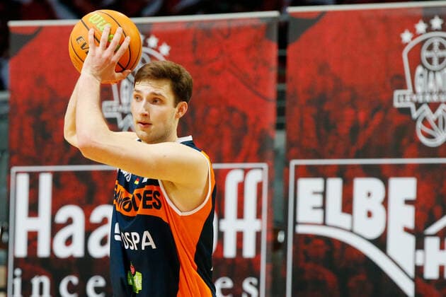 Leverkusen, Deutschland 03. Februar 2021: 2. BBL Pro A - 2020 2021 - Bayer Giants Leverkusen vs. Rostock Seawolves Stefan Ilzhoefer (Rostock Seawolves) Ostermann-Arena Nordrhein Westfalen