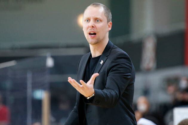 Leverkusen, Deutschland 03. Februar 2021: 2. BBL Pro A - 2020 2021 - Bayer Giants Leverkusen vs. Rostock Seawolves Assistant Coach Christian Held (Rostock Seawolves) Ostermann-Arena Nordrhein Westfalen