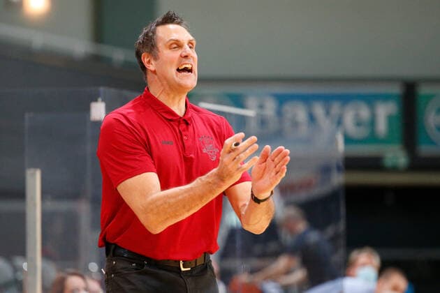 Leverkusen, Deutschland 03. Februar 2021: 2. BBL Pro A - 2020 2021 - Bayer Giants Leverkusen vs. Rostock Seawolves Headcoach Hansi Gnad (Bayer Giants Leverkusen) Ostermann-Arena Nordrhein Westfalen