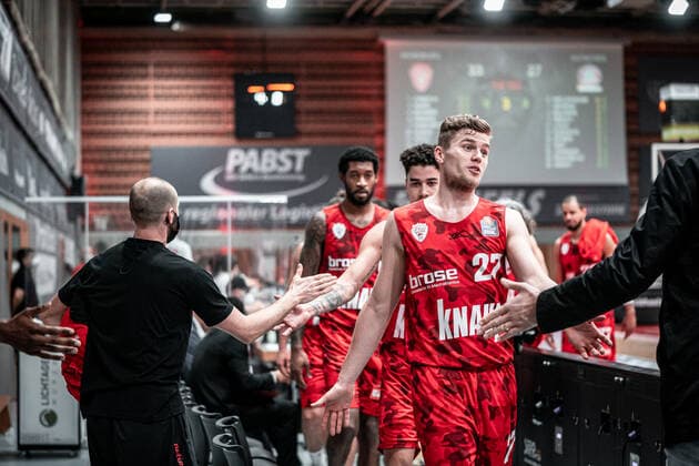 27 Jonas Weitzel, s.Oliver Würzburg in Aktion während dem Spiel s.Oliver Würzburg - FC Bayern München