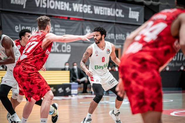 0 Weiler-Babb Nick, FC Bayern München in Aktion während dem Spiel s.Oliver Würzburg - FC Bayern München