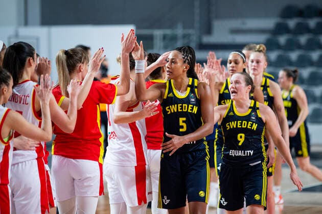 Basketball, Damen EM-Qualifikation, Schweden - Montenegro 210204 Kalis Loyd and Elin Eldebrink of Sweden after the FIBA Women s EURO Qualifier, EM, Europameisterschaft basketball match between Montenegro and Sweden on February 4, 2021 in Podgorica. Photo: Nikola Krstic BILDBYRAN COP 307 XX0012 basket basketball fiba women s eurobasket qualifier montenegro - sweden bbeng sverige montenegro Copyright: NIKOLAxKRSTIC BB210204BB538