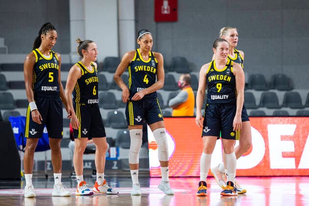 Basketball, Damen EM-Qualifikation, Schweden - Montenegro 210204 Kalis Loyd, Frida Eldebrink, Nathalie Fontaine and Elin Eldebrink of Sweden looks dejected during the FIBA Women s EURO Qualifier, EM, Europameisterschaft basketball match between Montenegro and Sweden on February 4, 2021 in Podgorica. Photo: Nikola Krstic BILDBYRAN COP 307 XX0012 basket basketball fiba women s eurobasket qualifier montenegro - sweden bbeng sverige montenegro depp Copyright: NIKOLAxKRSTIC BB210204BB560