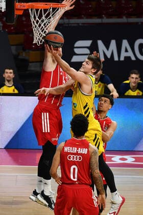 Jonas MATTISSECK (Berlin), Aktion,Zweikampf gegen Leon RADOSEVIC (FCB). Basketball EuroLeague FC Bayern Muenchen-Alba Berlin, am 05.02.2021, A U D I D O M E.