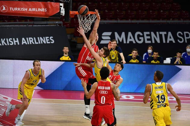 Jonas MATTISSECK (Berlin), Aktion,Zweikampf gegen Leon RADOSEVIC (FCB). Basketball EuroLeague FC Bayern Muenchen-Alba Berlin, am 05.02.2021, A U D I D O M E.