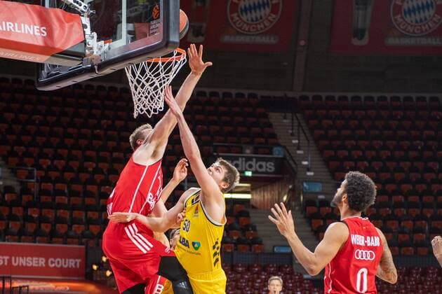 Leon Radosevic 43 (FC Bayern), Ben Lammers 50 (Alba Berlin), FC Bayern Basketball vs. Alba Berlin, EuroLeague, 05.02.2021 Muenchen Bayern Deutschland