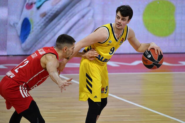 Jonas MATTISSECK (Berlin), Aktion,Zweikampf gegen Diego Flaccadori (FCB). Basketball EuroLeague FC Bayern Muenchen-Alba Berlin, am 05.02.2021, A U D I D O M E.