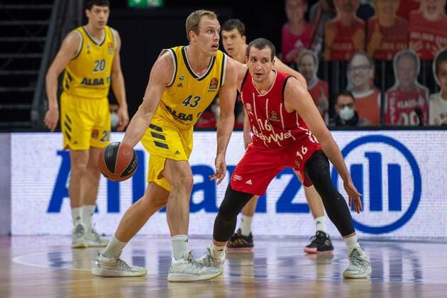 Luke Sikma 43 (Alba Berlin), Paul Zipser 16 (FC Bayern), FC Bayern Basketball vs. Alba Berlin, EuroLeague, 05.02.2021 Muenchen Bayern Deutschland