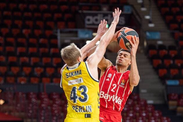 Luke Sikma 43 (Alba Berlin), Wade Baldwin 2 (FC Bayern), FC Bayern Basketball vs. Alba Berlin, EuroLeague, 05.02.2021 Muenchen Bayern Deutschland
